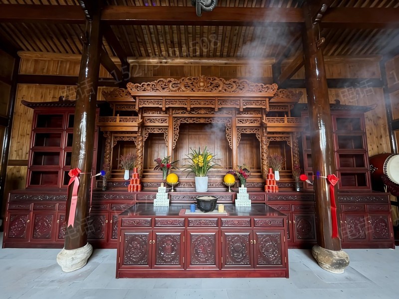 望城寺院大殿供桌