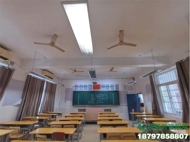 陈巴尔虎旗教室室内照明学生灯